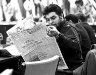 el_che_leyendo_la_nacion